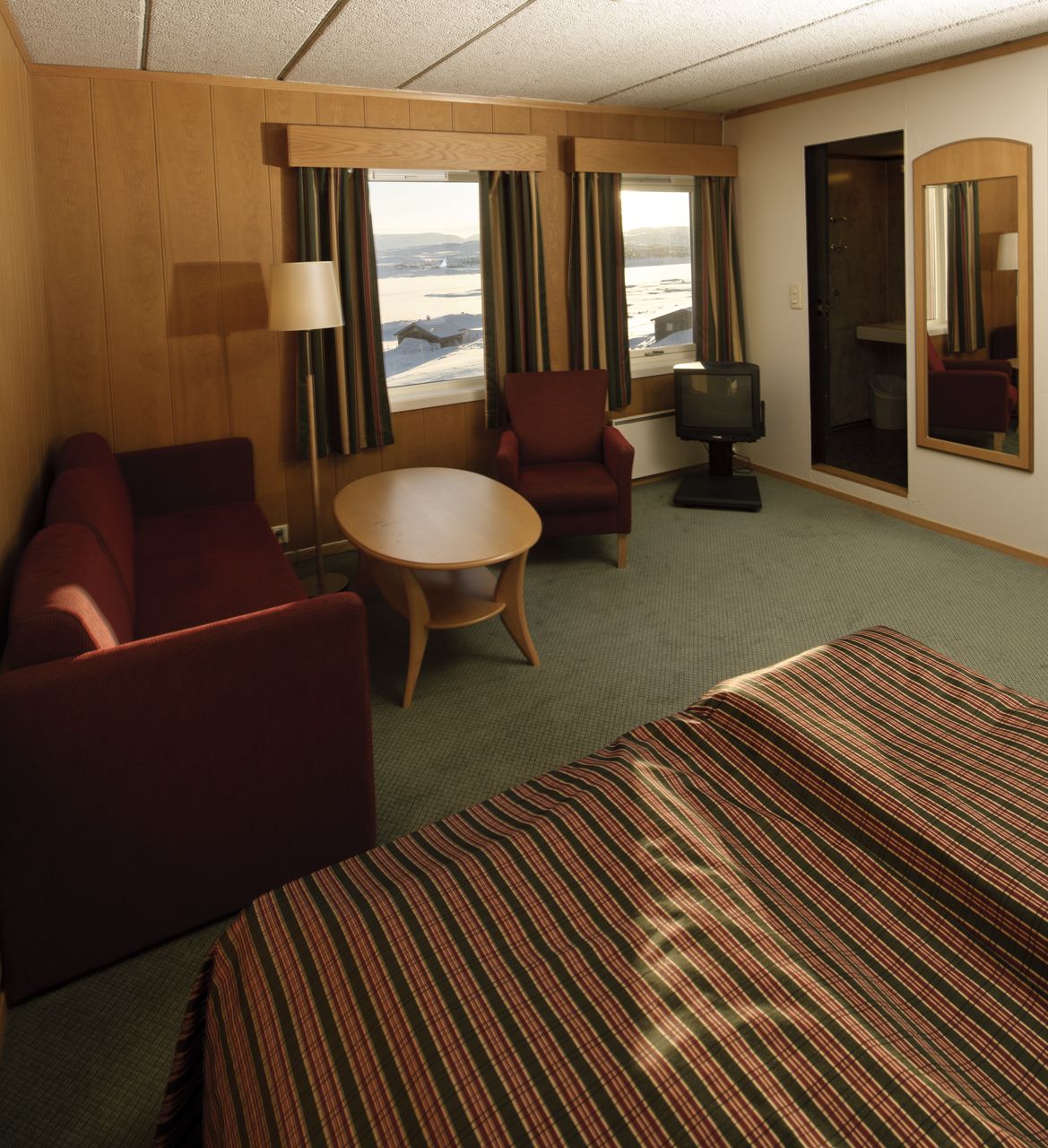 soundproofing, free wifi, bed sheets