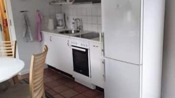 Geladeira, fogão, cooktop, lava-louças