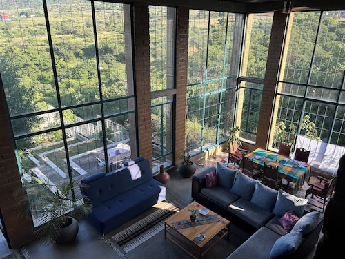 Architektonisches Juwel mit herrlichem Bergblick