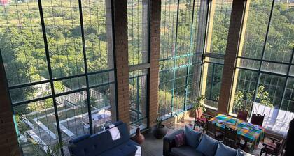 Architektonisches Juwel mit herrlichem Bergblick