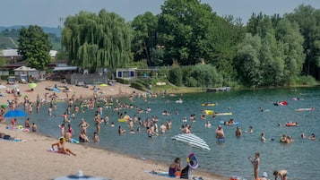 In Strandnähe, Liegestühle