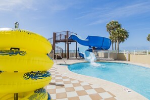 Sisäuima-allas, ulkouima-allas