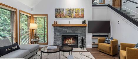 Televisión, chimenea, oficina