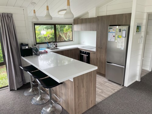 Relax at Pauanui - Pauanui Holiday Home
