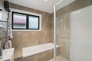Badekar og hårføner