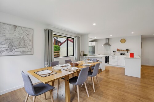 Rees on Reid - Arrowtown Holiday Home