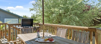 Family at Wharewaka - Wharewaka Holiday Home