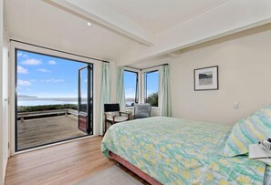 2 bedrooms, iron/ironing board, WiFi, bed sheets - Taste Of Paradise with WiFi!- Mangawhai Heads Home (Mangawhai Heads)