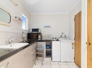 Réfrigérateur, micro-ondes, four, lave-vaisselle