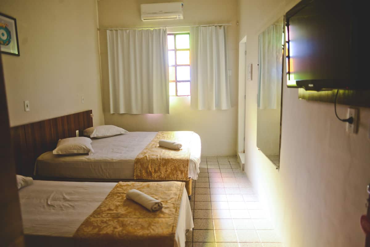 Minibar, wifi gratis, ropa de cama