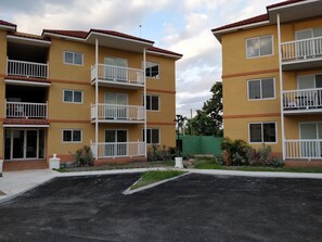 المنشأة من الخ�ارج