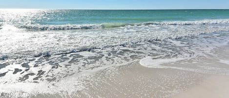 Una playa cerca, toallas de playa