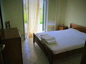 2 bedrooms, WiFi, bed sheets