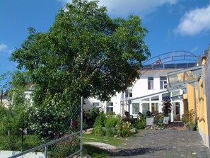 Property grounds - Holiday and conference house Mutabor, in the resort, quiet, close to the beach, shops, restaurant (Seebad Ahlbeck)