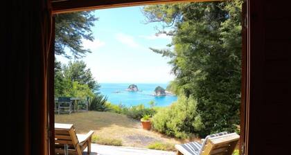 Heart of Kaiteriteri: Absolute Privacy nestled between both beaches