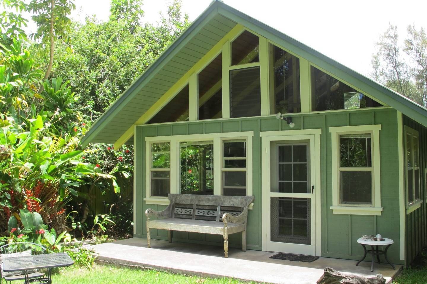 Hawaiian Tropical Garden Hideaway  Cottage.  Hawi / Kapaau