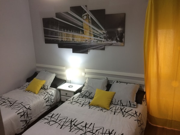 2 bedrooms, iron/ironing board, free WiFi, bed sheets