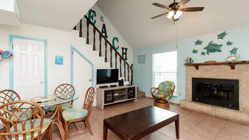 Een televisie en een dvd-speler