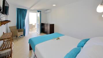 Bügeleisen/Bügelbrett, Reisekinderbett, kostenloses WLAN, Bettwäsche