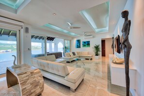 Living area - Villa Amalia (Philipsburg)