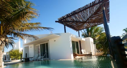 La Casita de Chelem House / with a beautiful Mayan pool