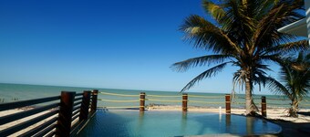 La Casita de Chelem House / with a beautiful Mayan pool