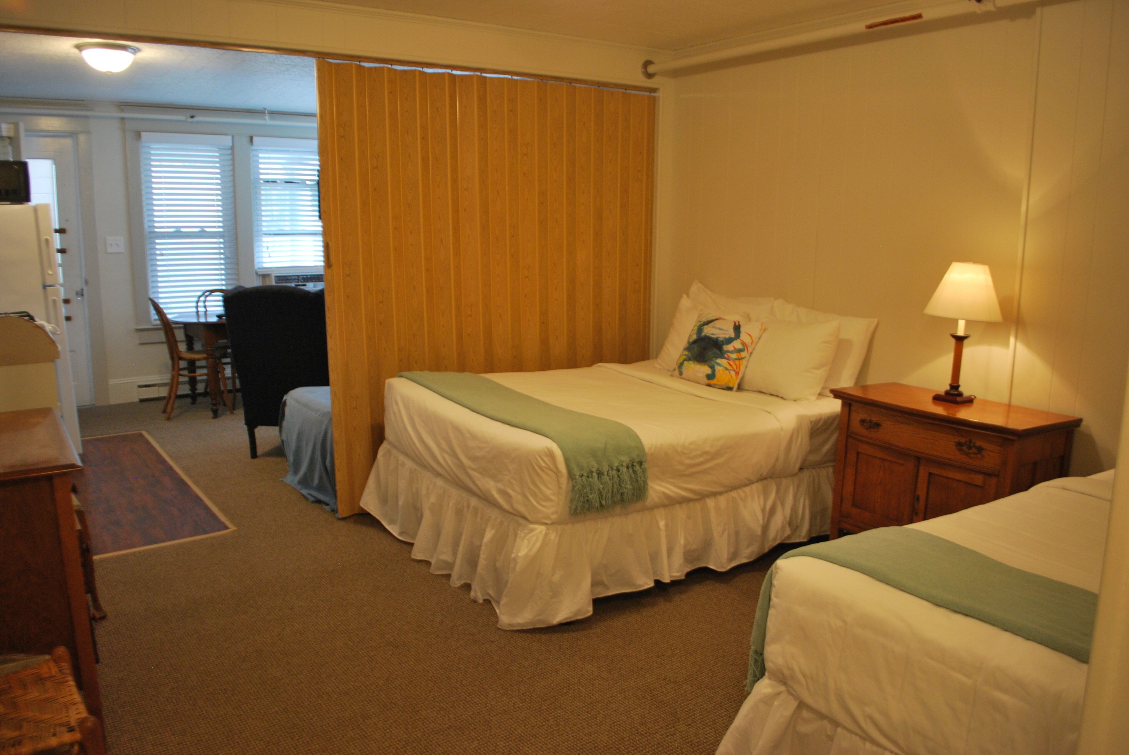 lankford hotel 2 rooms, 1 double 1 twin | blackout curtains, bed sheets