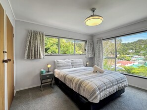 3 bedrooms, iron/ironing board, WiFi