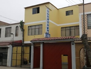 Front of property - Hospedaje El Arca (Lima)