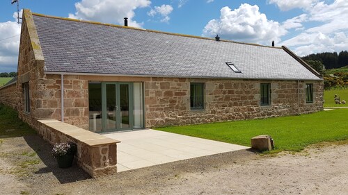 A beautiful 3 Bedroom accessible steading conversion  in rural Aberdeenshire