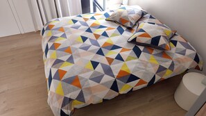 1 chambre, fer et planche à repasser, Wi-Fi, draps fournis
