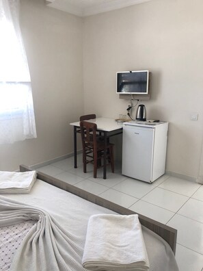 Habitación estándar, 1 habitación | Escritorio, espacio para trabajar con un portátil, cortinas opacas