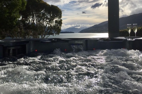 Bain à remous extérieur