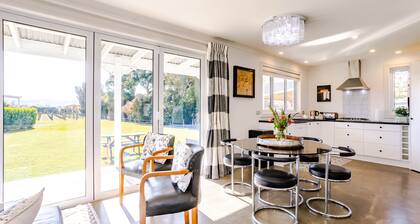 Luxury Accomodation on 26Rows Vineyard.