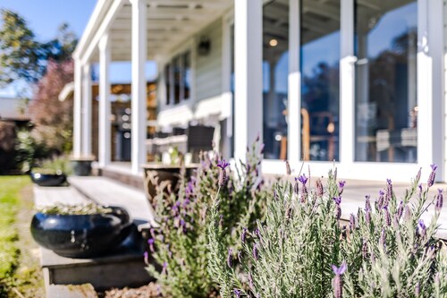 Luxury Accomodation on  26Rows Vineyard. 