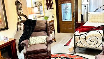 1 bedroom, desk, iron/ironing board, free WiFi