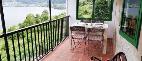 屋外ダイニングエリア