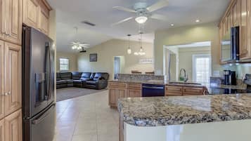 House | Private kitchen | Fridge, microwave, stovetop, dishwasher