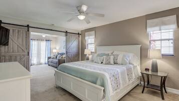 House | 3 bedrooms, desk, free WiFi