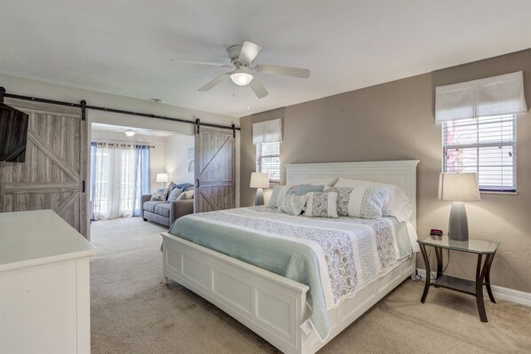 House | 3 bedrooms, desk, free WiFi - Villa Secrets (Cape Coral)