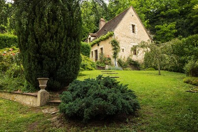 The House of Lana ...