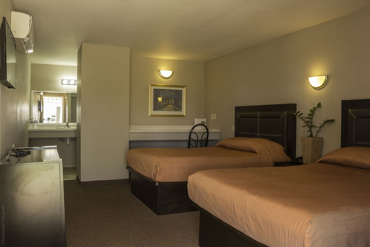 Desk, laptop workspace, iron/ironing board, free WiFi