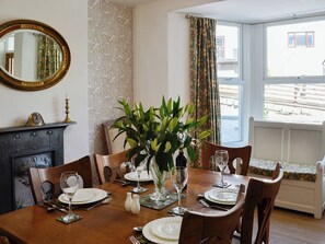 Dining - 2 bedroom accommodation in Trefriw, near Betws-y-Coed (Trefriw, near Betws-y-Coed)
