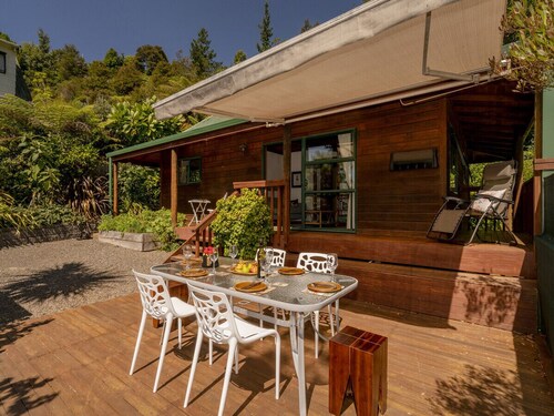 Cedar Cottage - Tairua Holiday Home