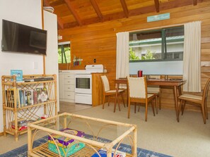 Interior - Cedar Cottage - Tairua Holiday Home (Tairua)