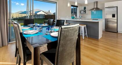 Pisa Oasis - Cromwell Holiday Home
