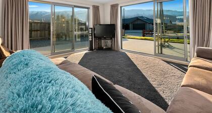 Pisa Oasis - Cromwell Holiday Home