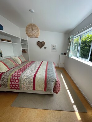 3 bedrooms, iron/ironing board, WiFi - Gone Coastal - Whangamata Holiday House (Whangamata)