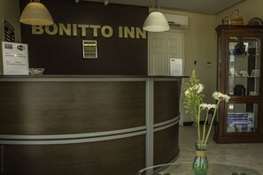 Mostrador para check-in y check-out