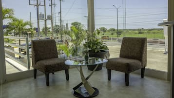 Sala de estar en el lobby